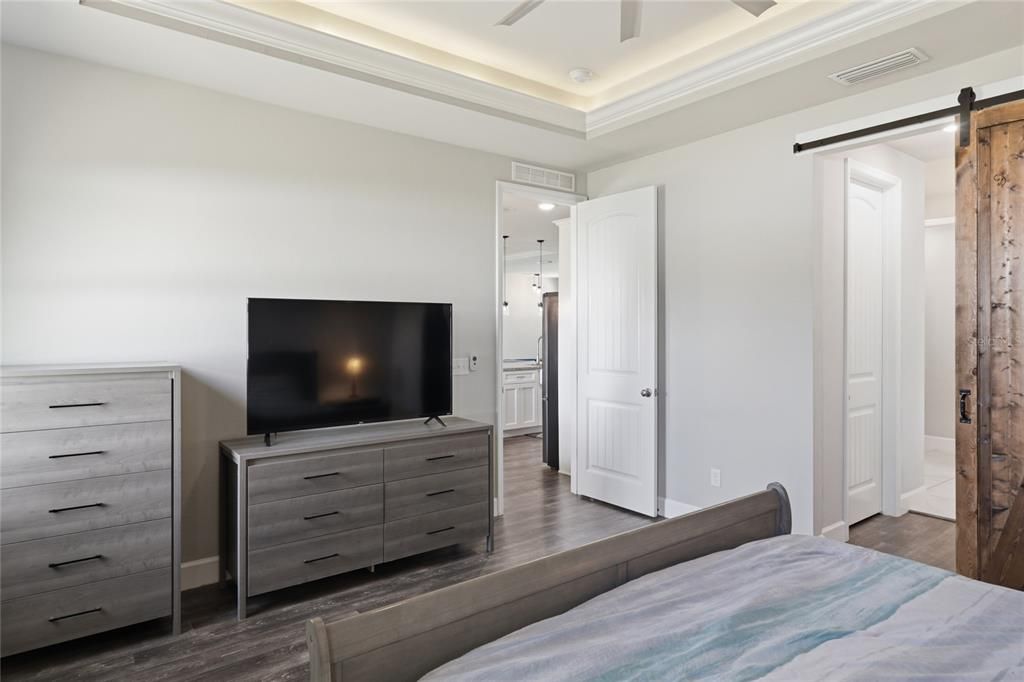 Active With Contract: $379,900 (3 beds, 2 baths, 1726 Square Feet)