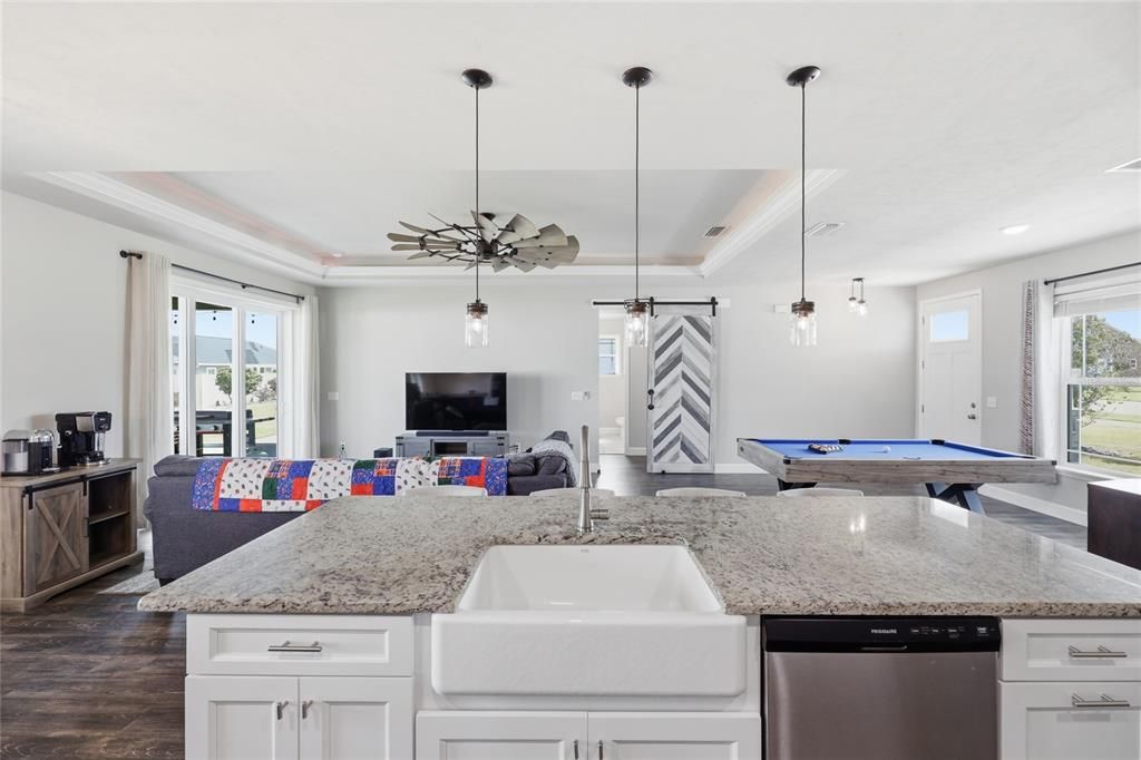 Active With Contract: $379,900 (3 beds, 2 baths, 1726 Square Feet)
