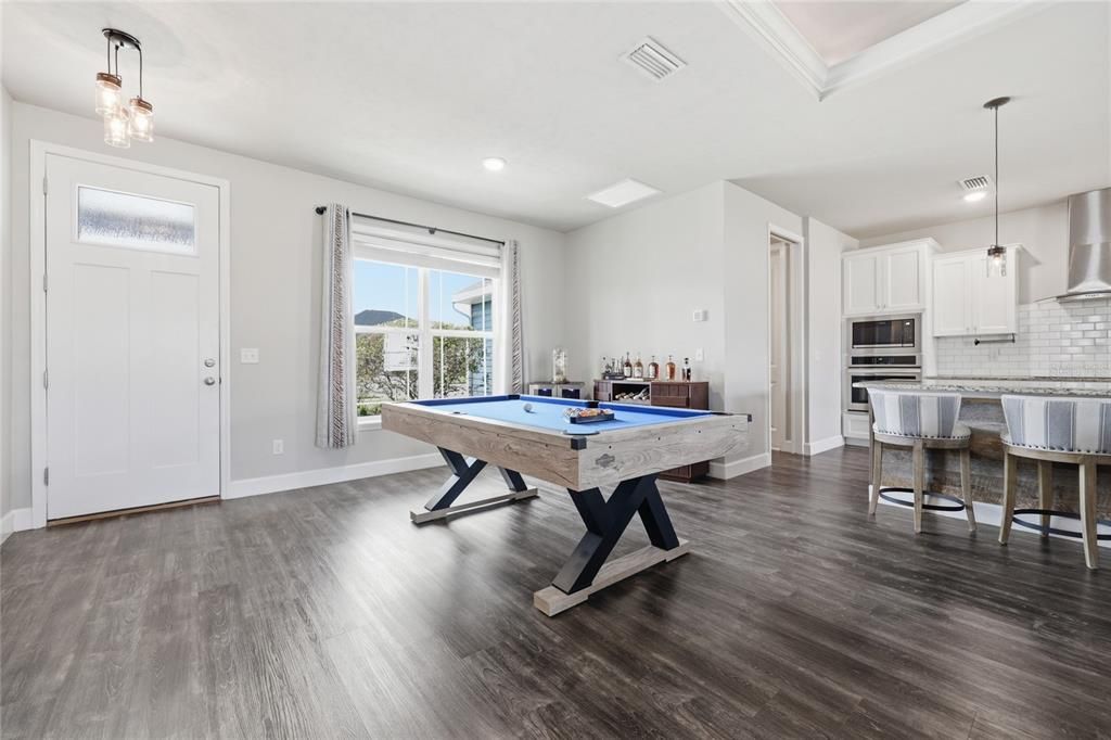 Active With Contract: $379,900 (3 beds, 2 baths, 1726 Square Feet)
