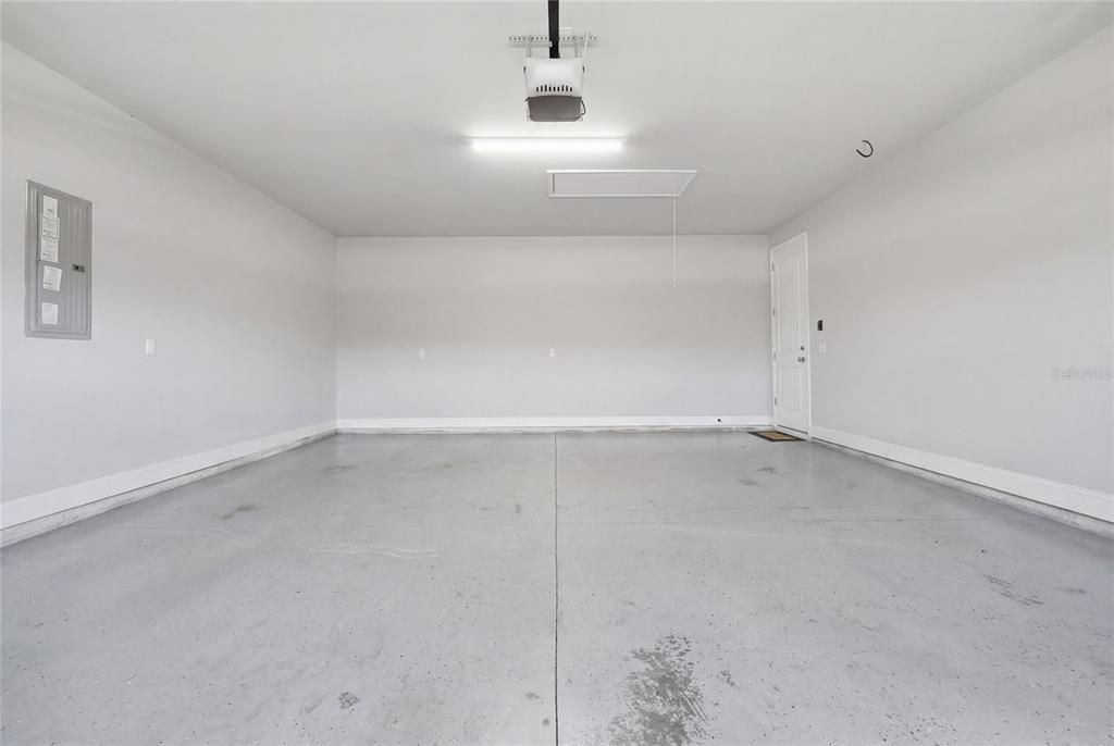 Active With Contract: $379,900 (3 beds, 2 baths, 1726 Square Feet)
