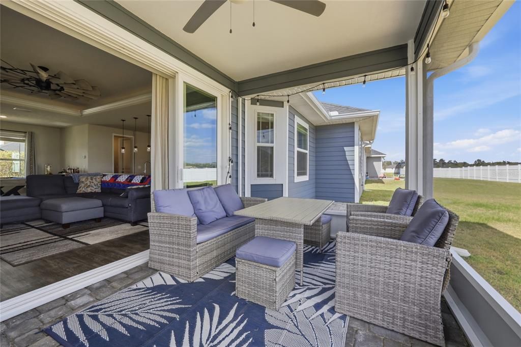 Active With Contract: $379,900 (3 beds, 2 baths, 1726 Square Feet)