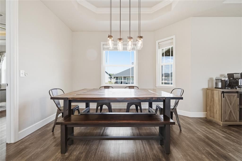 Active With Contract: $379,900 (3 beds, 2 baths, 1726 Square Feet)