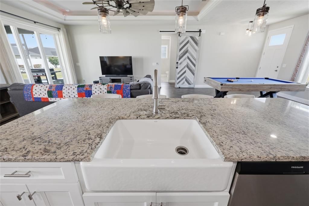 Active With Contract: $379,900 (3 beds, 2 baths, 1726 Square Feet)