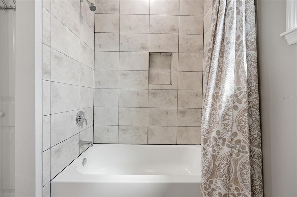 Active With Contract: $379,900 (3 beds, 2 baths, 1726 Square Feet)