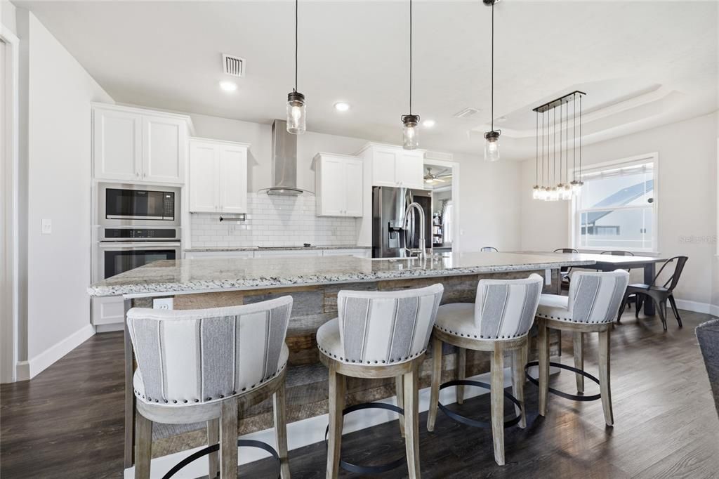 Active With Contract: $379,900 (3 beds, 2 baths, 1726 Square Feet)