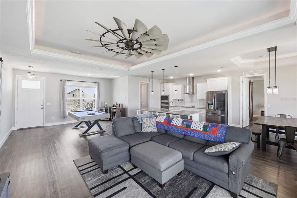 Active With Contract: $379,900 (3 beds, 2 baths, 1726 Square Feet)
