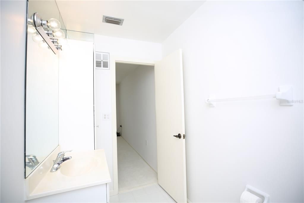 Active With Contract: $199,000 (2 beds, 2 baths, 1075 Square Feet)