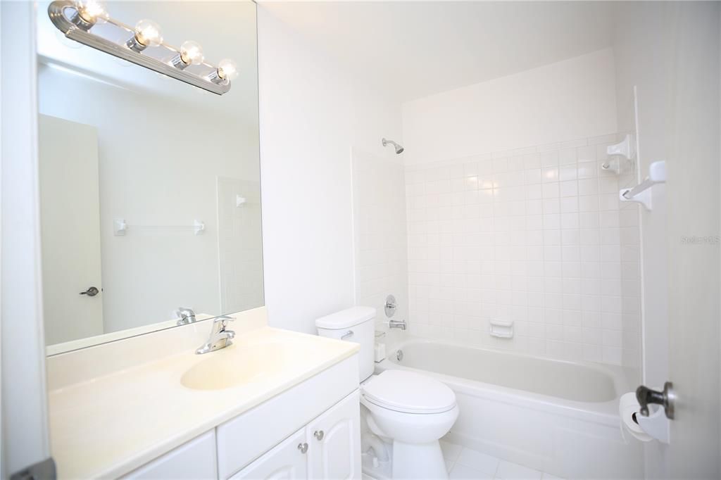 Active With Contract: $199,000 (2 beds, 2 baths, 1075 Square Feet)