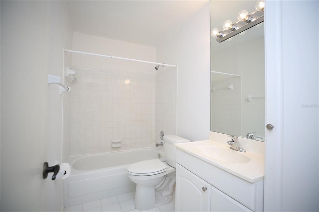 Active With Contract: $199,000 (2 beds, 2 baths, 1075 Square Feet)