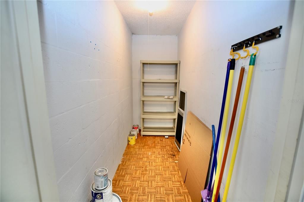 Active With Contract: $199,000 (2 beds, 2 baths, 1075 Square Feet)