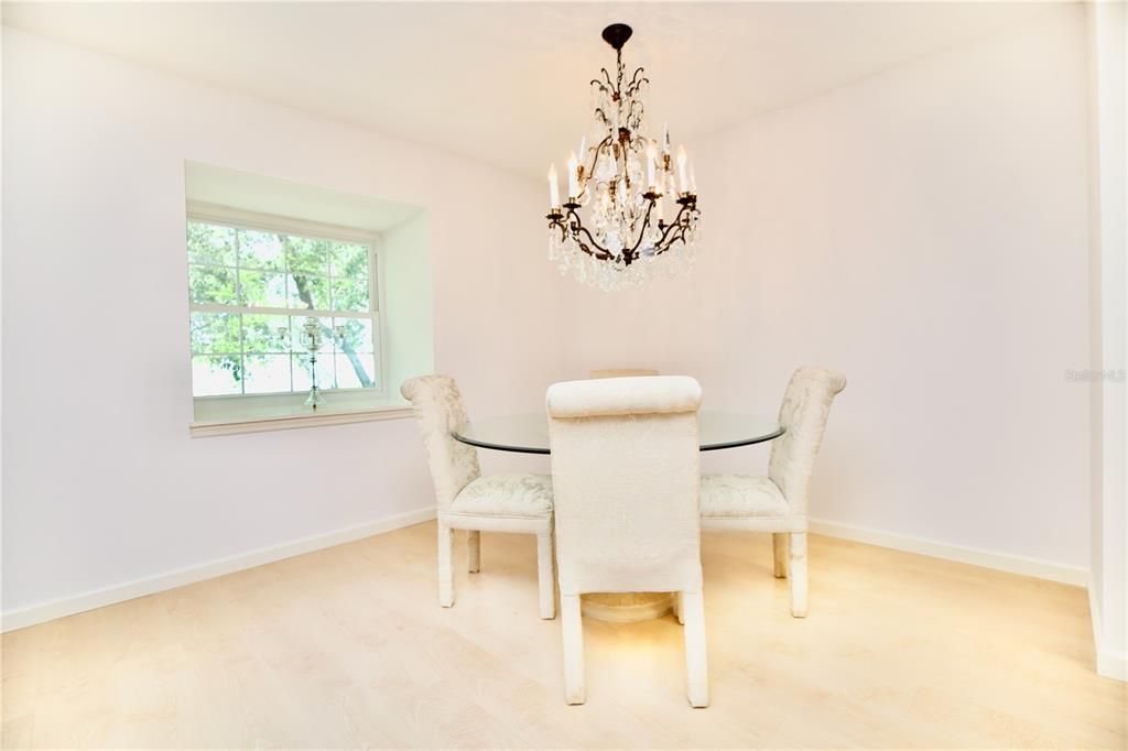 Active With Contract: $199,000 (2 beds, 2 baths, 1075 Square Feet)