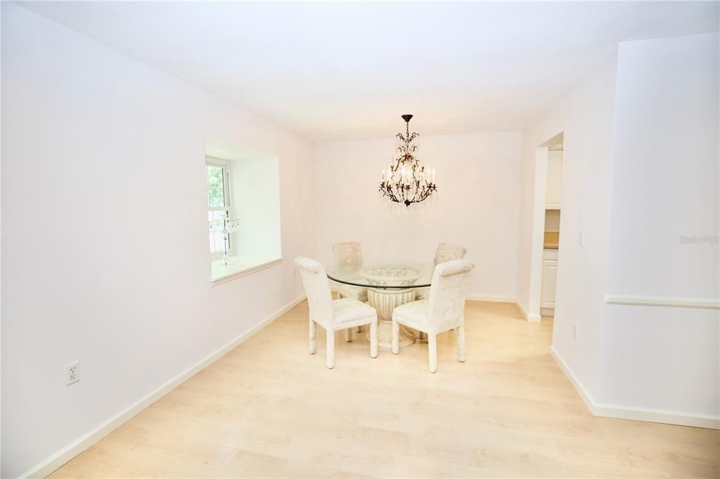 Active With Contract: $199,000 (2 beds, 2 baths, 1075 Square Feet)