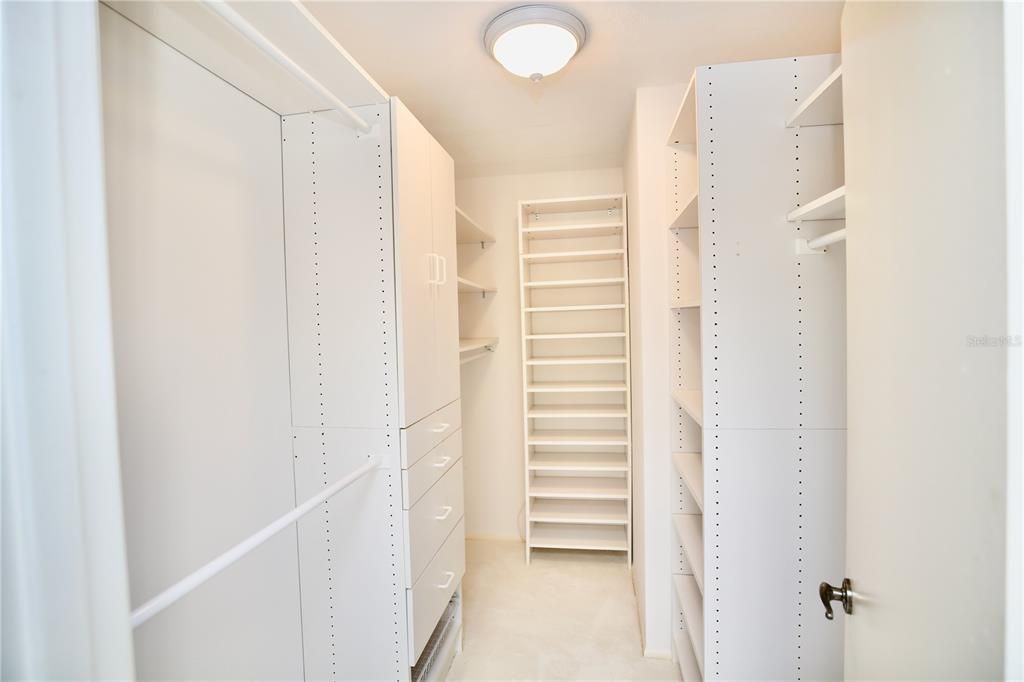 Active With Contract: $199,000 (2 beds, 2 baths, 1075 Square Feet)