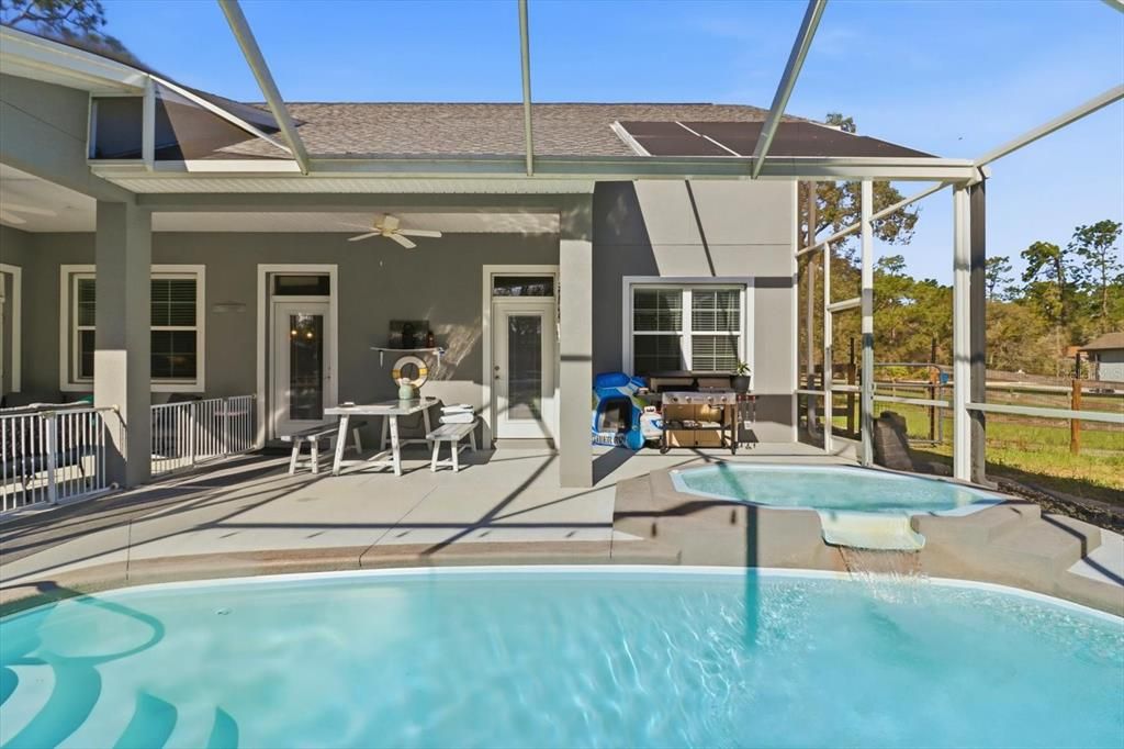 Active With Contract: $494,900 (3 beds, 2 baths, 1650 Square Feet)