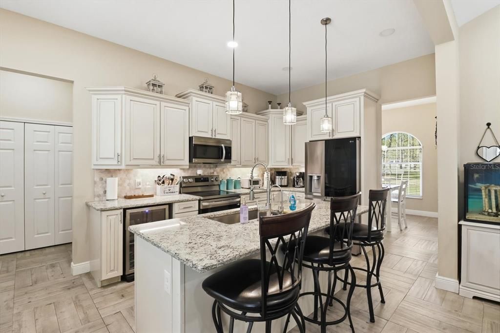 Active With Contract: $494,900 (3 beds, 2 baths, 1650 Square Feet)