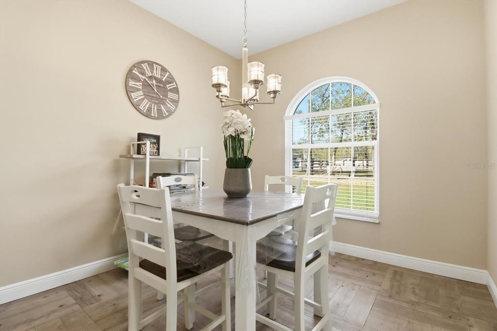 Active With Contract: $494,900 (3 beds, 2 baths, 1650 Square Feet)