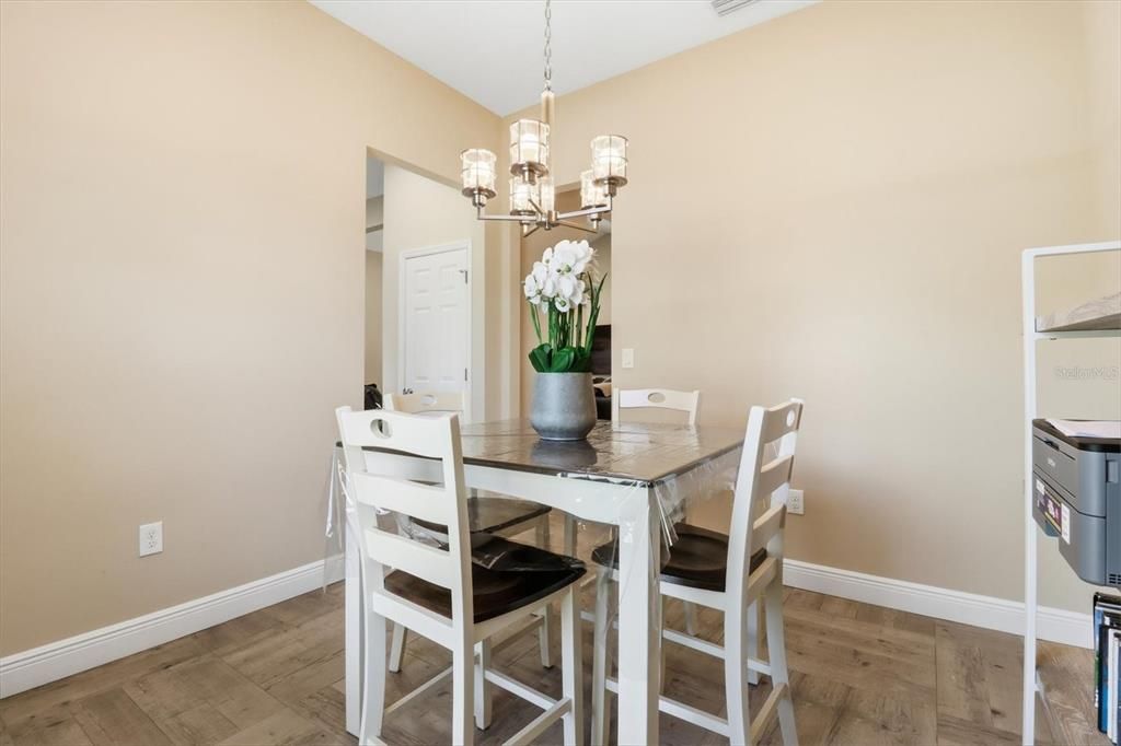 Active With Contract: $494,900 (3 beds, 2 baths, 1650 Square Feet)