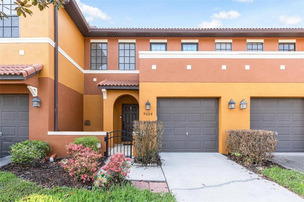 Active With Contract: $304,500 (2 beds, 2 baths, 1273 Square Feet)