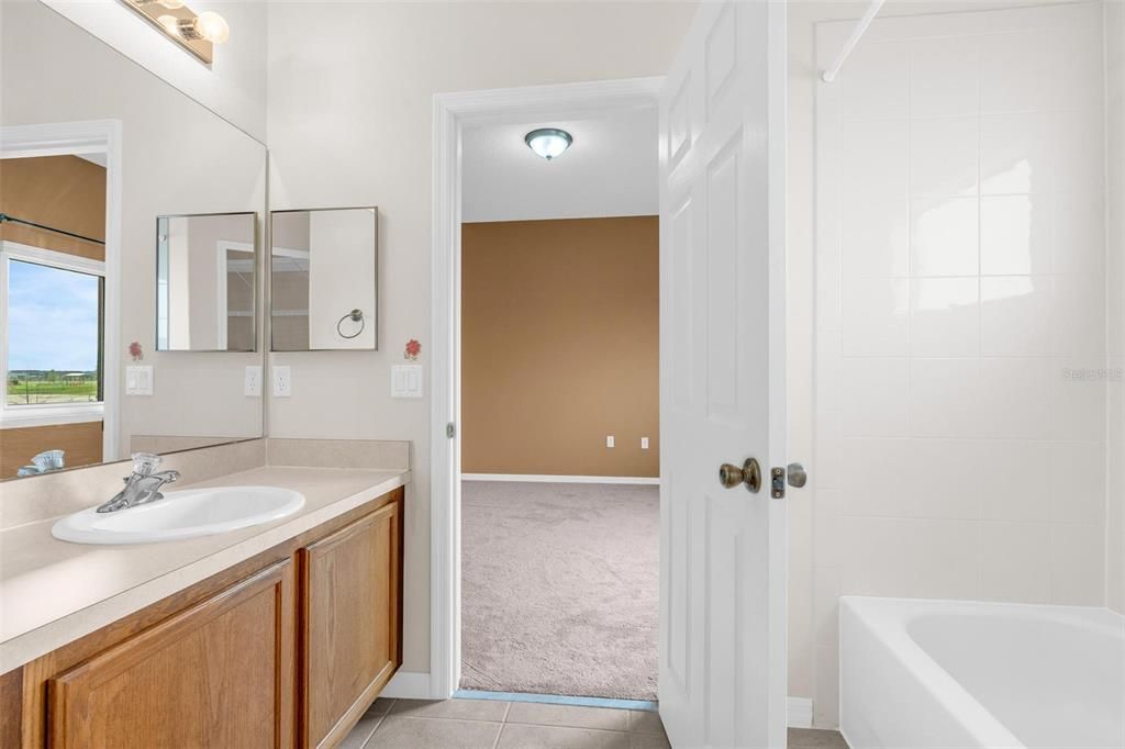 Active With Contract: $304,500 (2 beds, 2 baths, 1273 Square Feet)