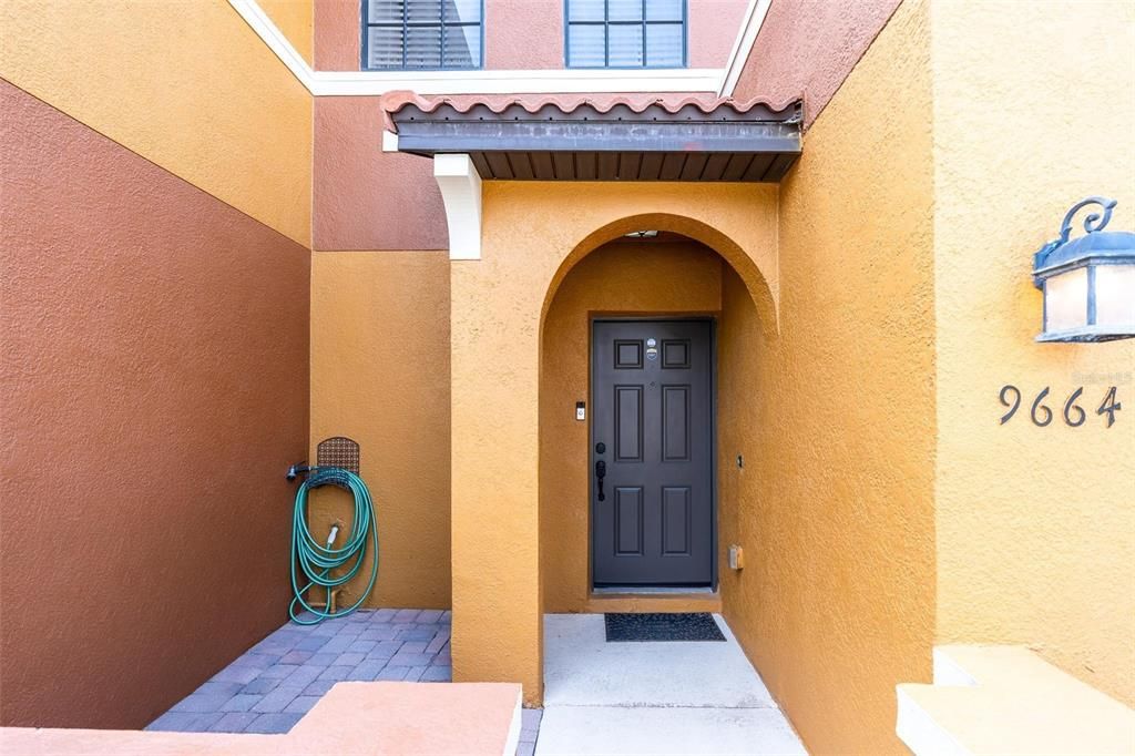 Active With Contract: $304,500 (2 beds, 2 baths, 1273 Square Feet)