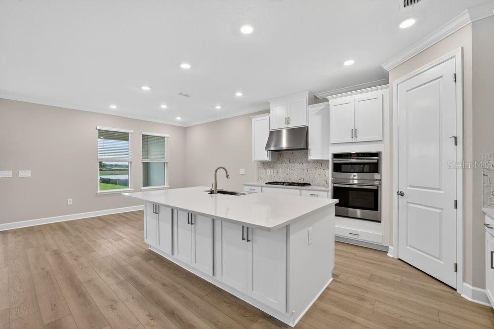 For Sale: $604,999 (5 beds, 4 baths, 3191 Square Feet)