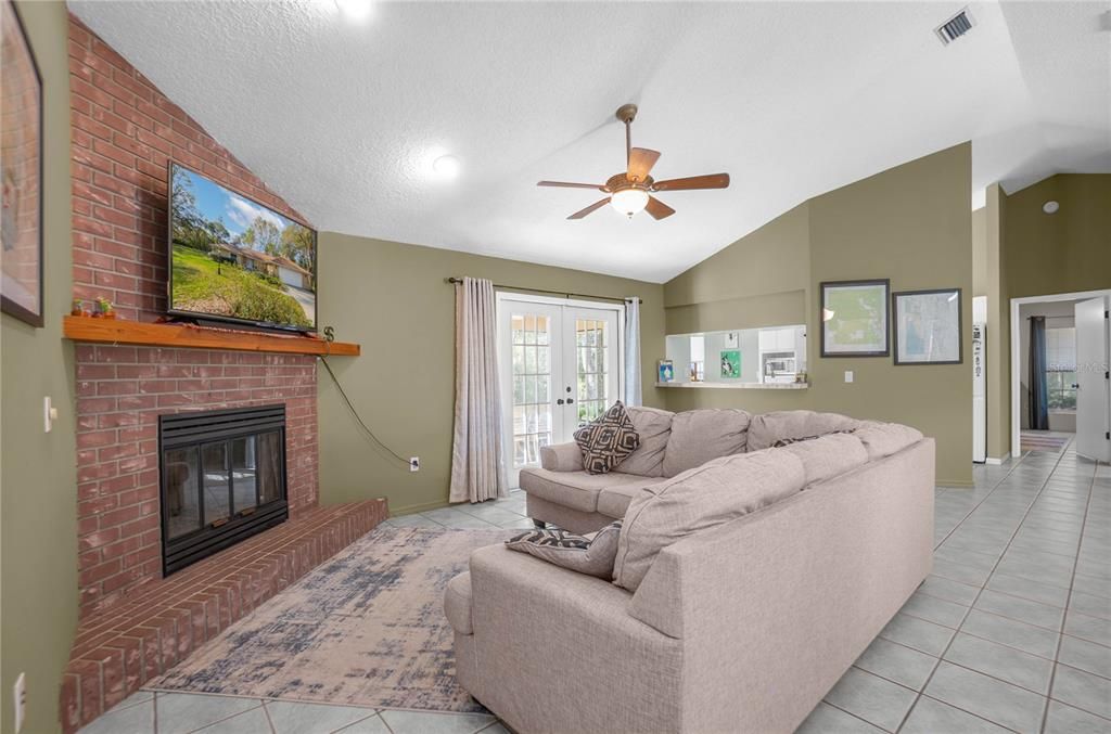 На продажу: $365,000 (3 спален, 2 ванн, 1770 Квадратных фут)