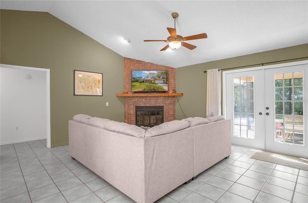 На продажу: $365,000 (3 спален, 2 ванн, 1770 Квадратных фут)