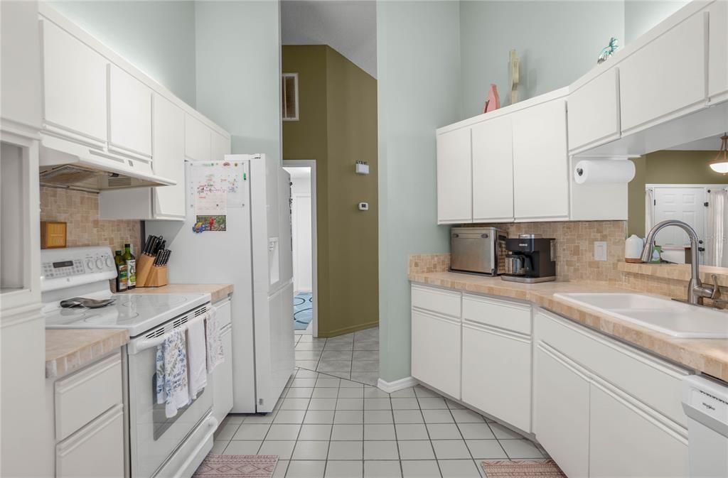 На продажу: $365,000 (3 спален, 2 ванн, 1770 Квадратных фут)