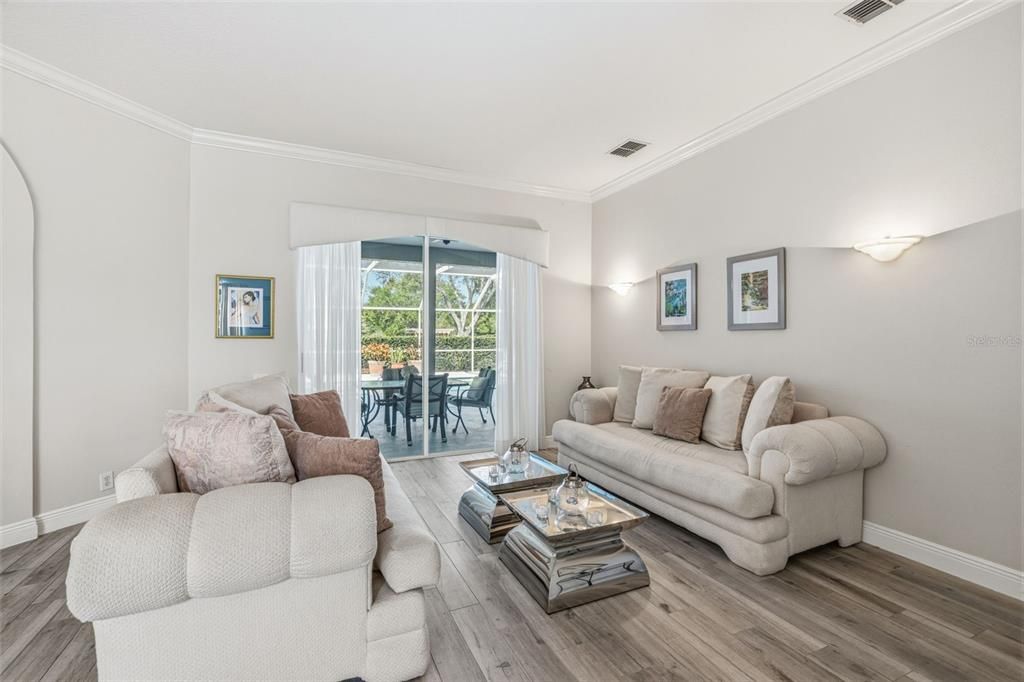 En Venta: $675,000 (4 camas, 3 baños, 3134 Pies cuadrados)