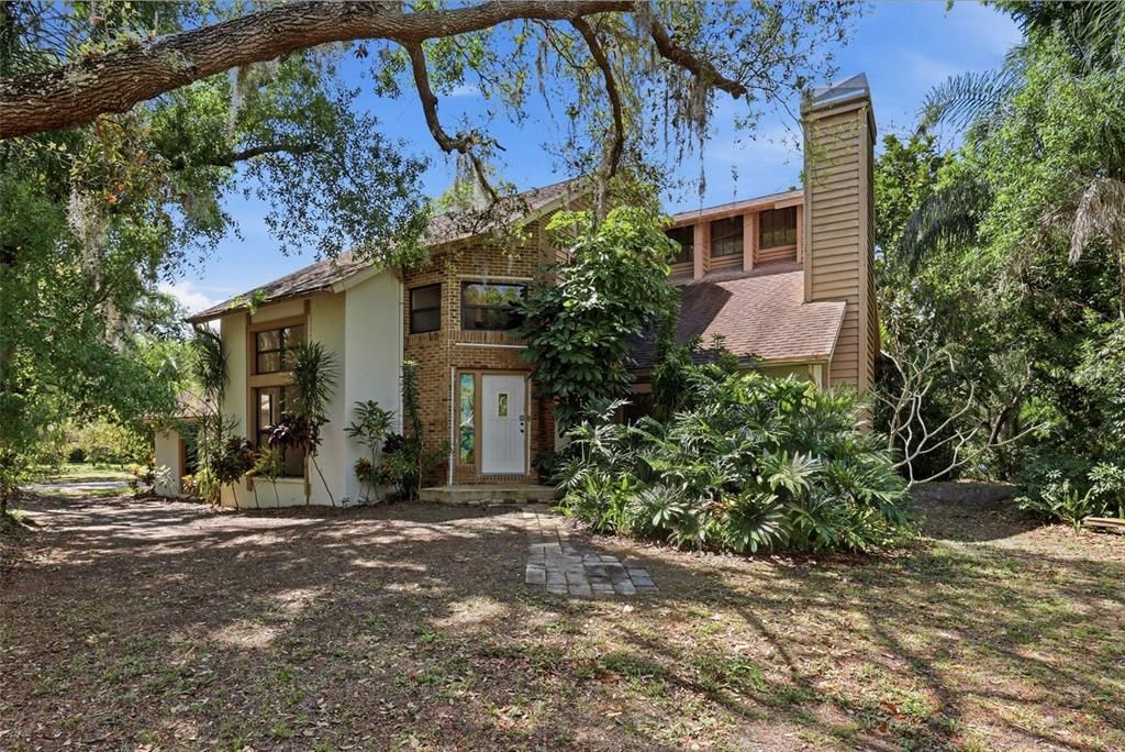 For Sale: $1,570,000 (4 beds, 2 baths, 2126 Square Feet)