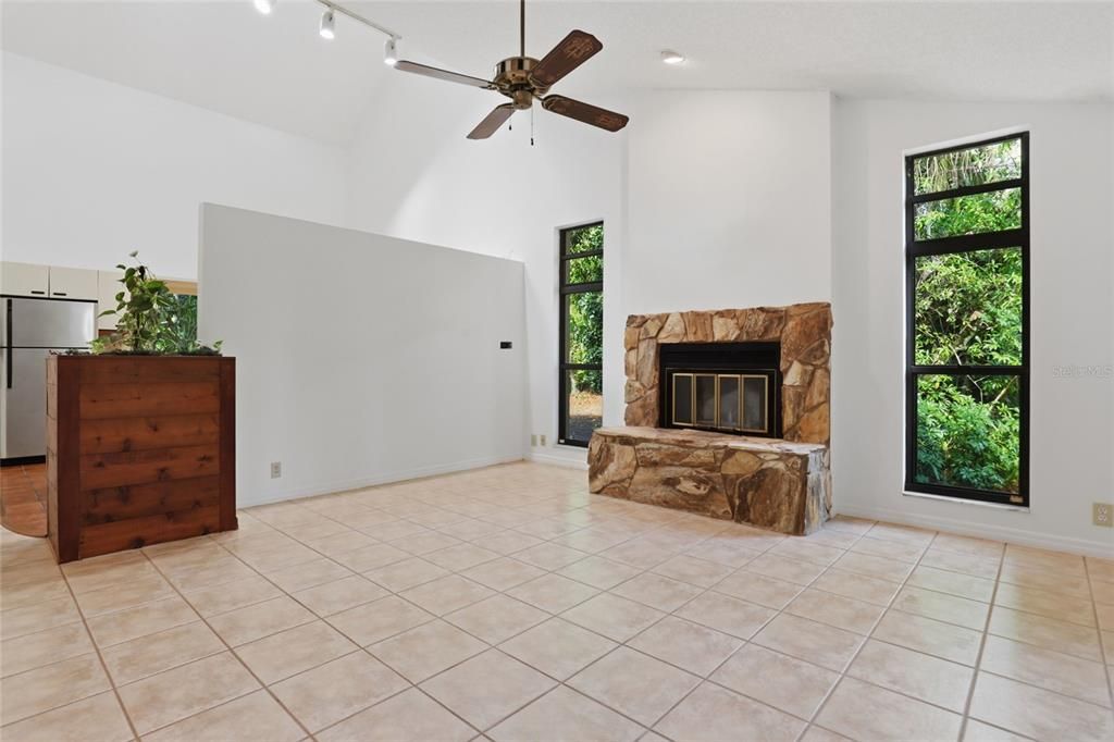For Sale: $1,570,000 (4 beds, 2 baths, 2126 Square Feet)