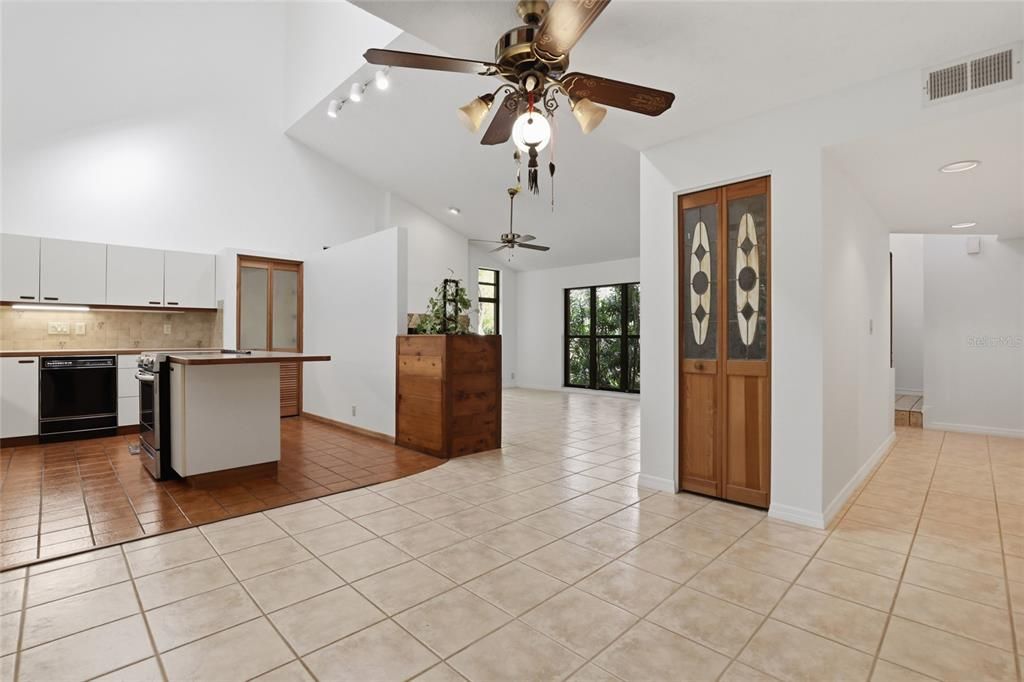 For Sale: $1,570,000 (4 beds, 2 baths, 2126 Square Feet)