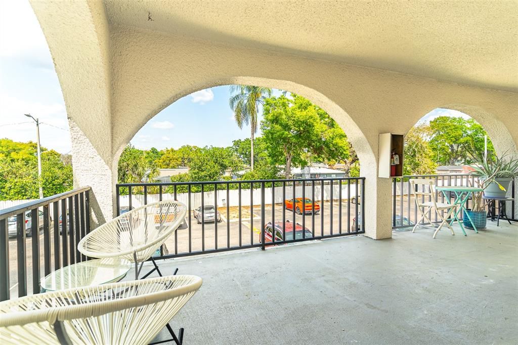 На продажу: $170,000 (2 спален, 1 ванн, 1068 Квадратных фут)