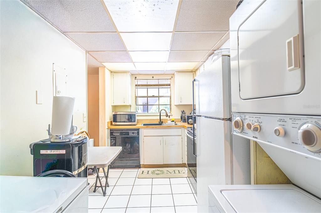 На продажу: $170,000 (2 спален, 1 ванн, 1068 Квадратных фут)