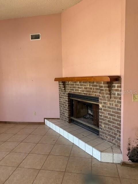 En Venta: $226,000 (3 camas, 2 baños, 1950 Pies cuadrados)