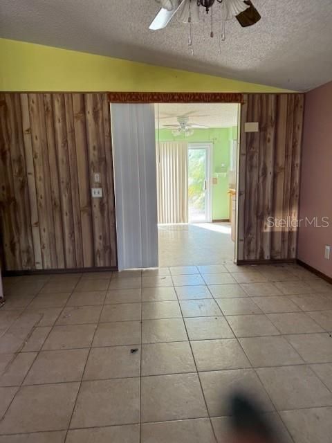 En Venta: $226,000 (3 camas, 2 baños, 1950 Pies cuadrados)