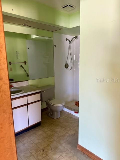 En Venta: $226,000 (3 camas, 2 baños, 1950 Pies cuadrados)