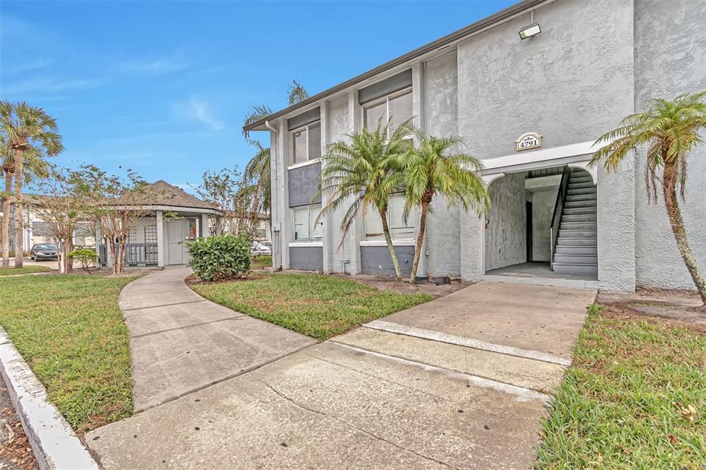 Active With Contract: $98,000 (2 beds, 2 baths, 976 Square Feet)