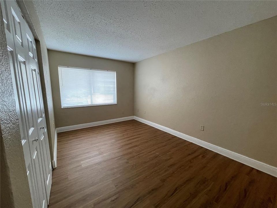 Active With Contract: $98,000 (2 beds, 2 baths, 976 Square Feet)