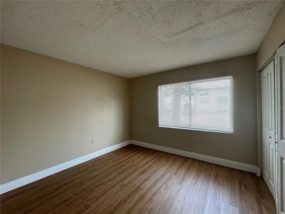 Active With Contract: $98,000 (2 beds, 2 baths, 976 Square Feet)