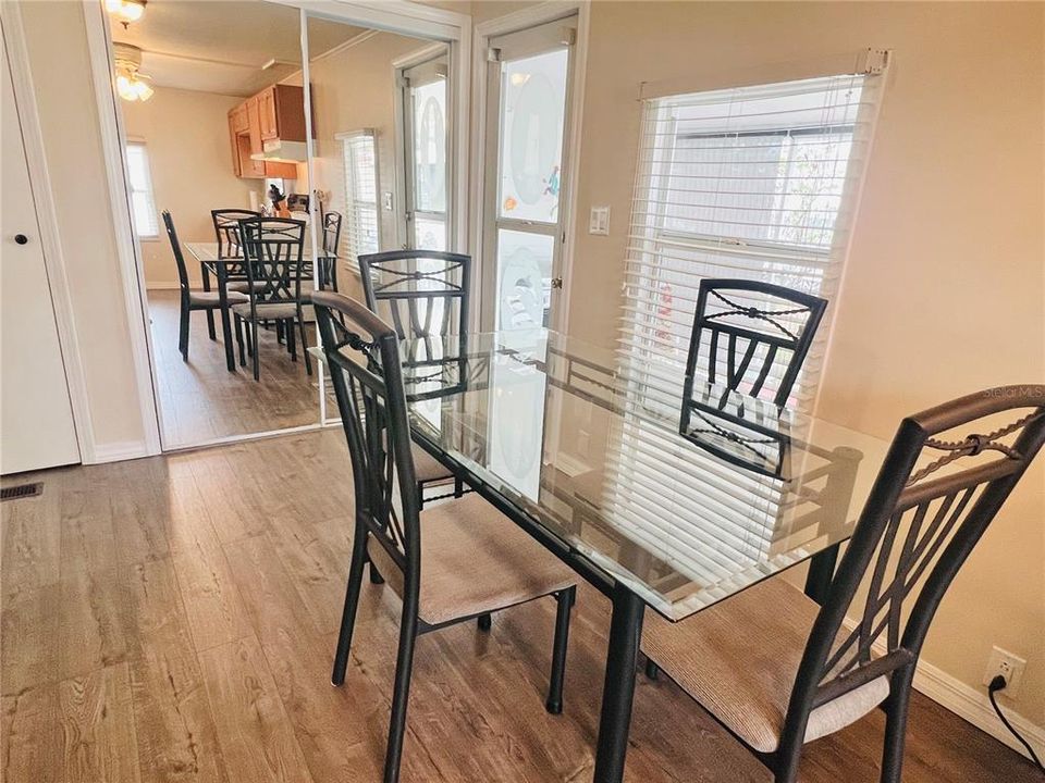 En Venta: $164,900 (2 camas, 2 baños, 984 Pies cuadrados)