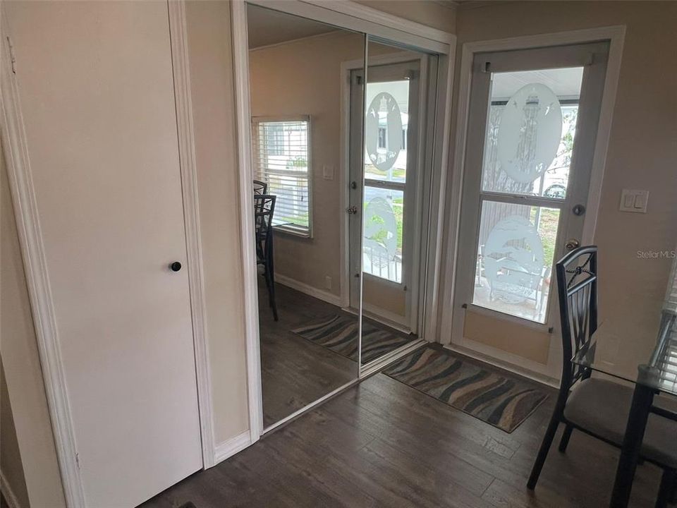 En Venta: $164,900 (2 camas, 2 baños, 984 Pies cuadrados)
