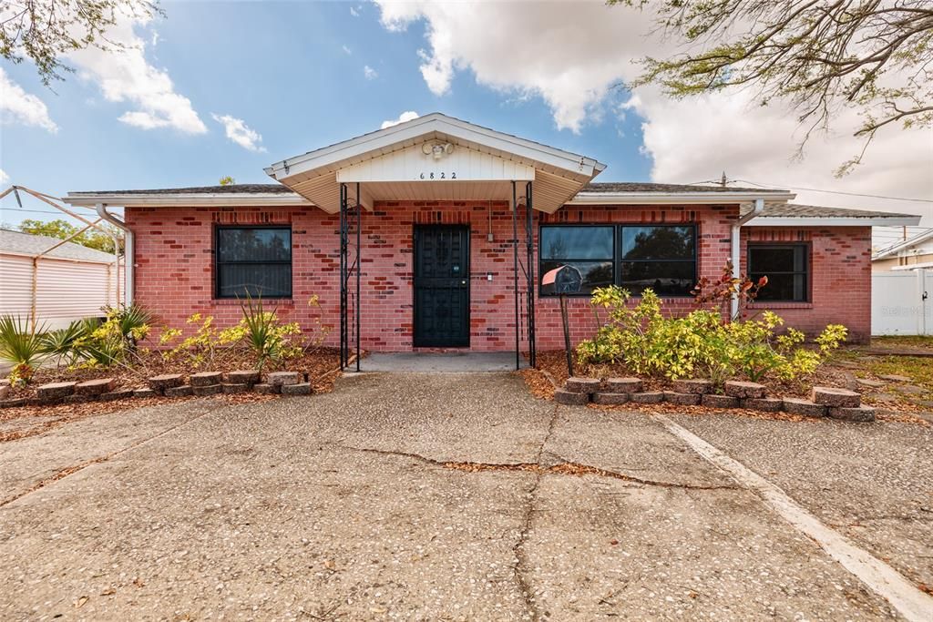 Vendido Recientemente: $399,900 (4 camas, 2 baños, 1946 Pies cuadrados)