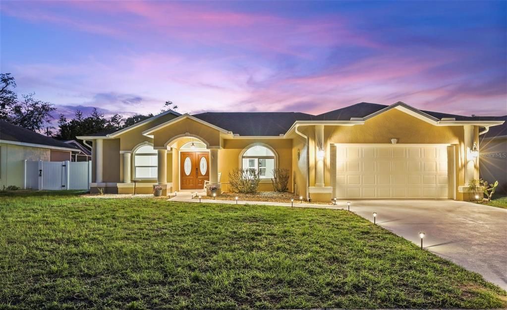 Activo con contrato: $385,000 (3 camas, 2 baños, 1681 Pies cuadrados)