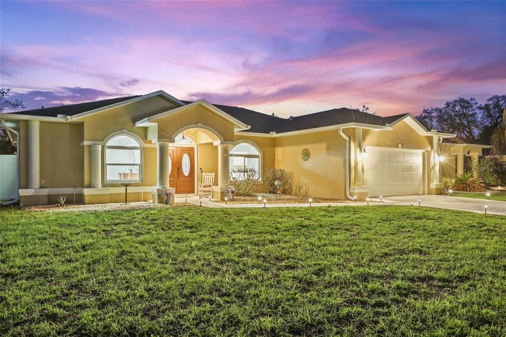 Activo con contrato: $385,000 (3 camas, 2 baños, 1681 Pies cuadrados)