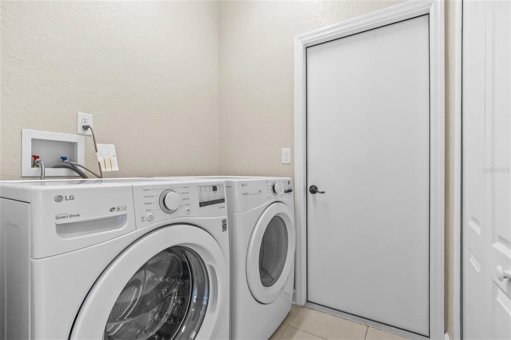Activo con contrato: $385,000 (3 camas, 2 baños, 1681 Pies cuadrados)