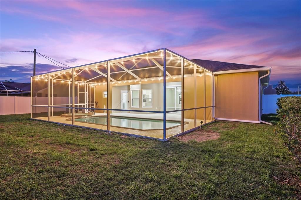 Activo con contrato: $385,000 (3 camas, 2 baños, 1681 Pies cuadrados)