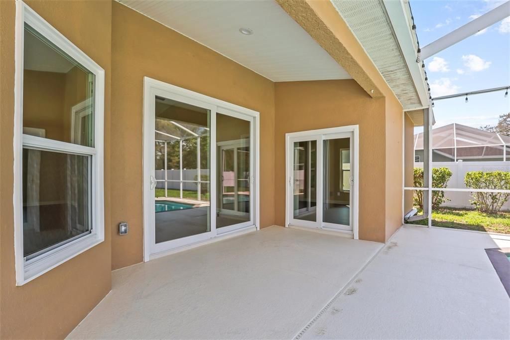 Activo con contrato: $385,000 (3 camas, 2 baños, 1681 Pies cuadrados)