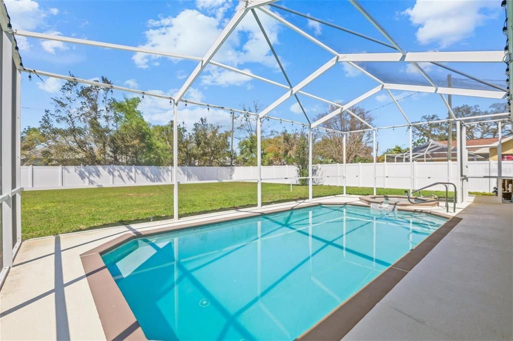 Activo con contrato: $385,000 (3 camas, 2 baños, 1681 Pies cuadrados)