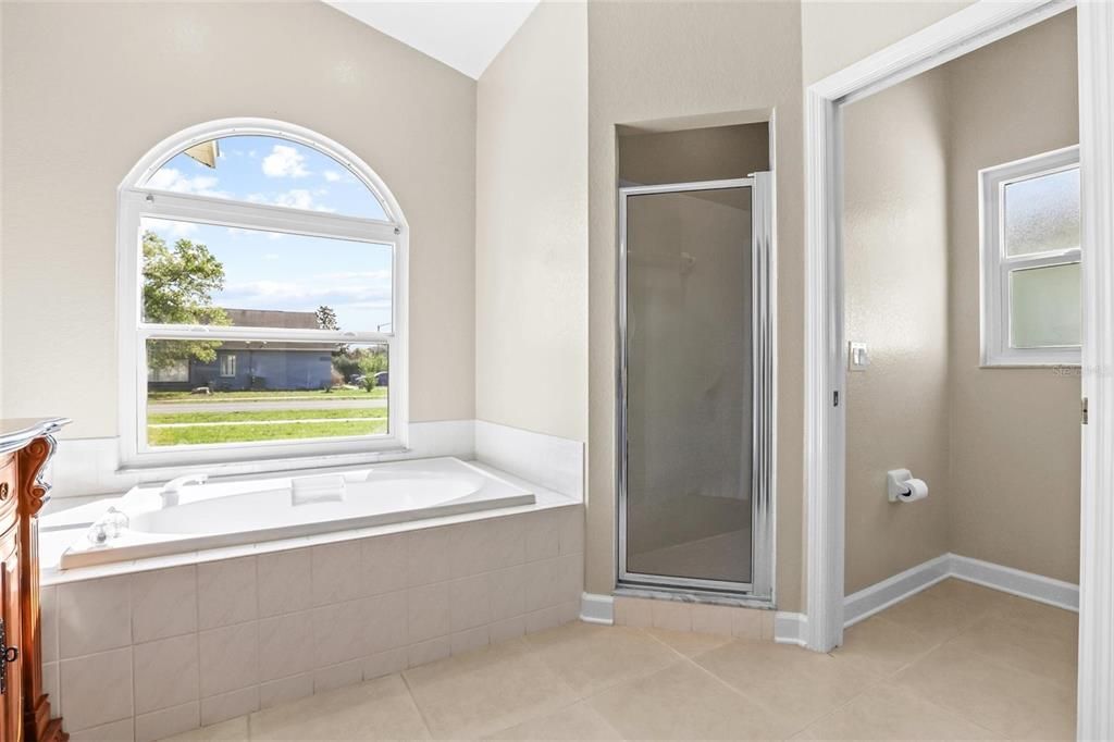 Activo con contrato: $385,000 (3 camas, 2 baños, 1681 Pies cuadrados)